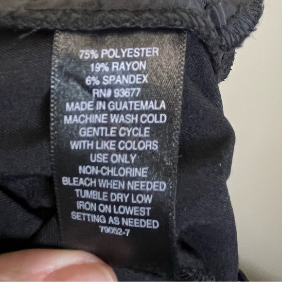 Worthington Black Trouser. Like new condition. Size 4 - Picture 5 of 5